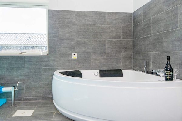 Foto van Zomerhuis met zwembad, sauna - Vakantiehuis in Rømø - Spa