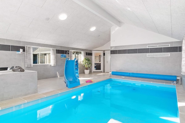Foto van 24 persoons vakantie huis in Hasselberg - Vakantiehuis in Kappeln - Pool