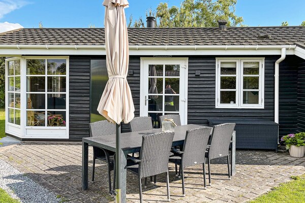 Foto van Vakantiehuis in Hadsund met terras - Vakantiehuis in Hadsund - Outdoor