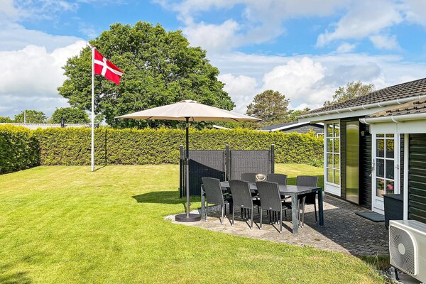 Foto van Vakantiehuis in Hadsund met terras - Vakantiehuis in Hadsund - Outdoor