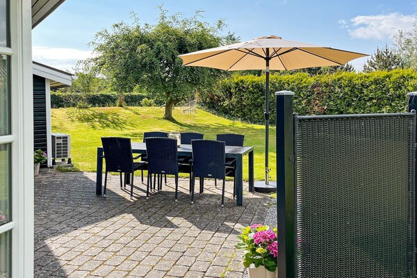 Foto van Vakantiehuis in Hadsund met terras - Vakantiehuis in Hadsund - Outdoor