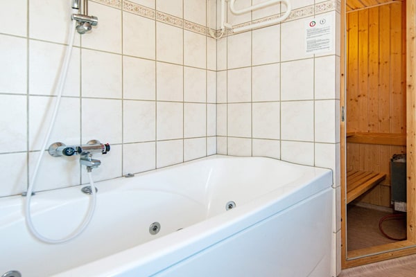 Foto van 11 persoons vakantie huis in Knebel - Vakantiehuis in Knebel - Spa