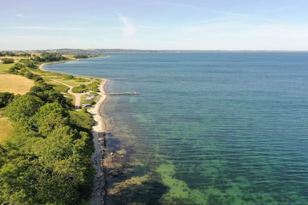 Foto van 11 persoons vakantie huis in Knebel - Vakantiehuis in Knebel - WaterView