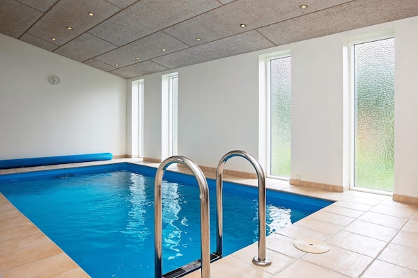 Foto van 12 persoons vakantie huis in Væggerløse - Vakantiehuis in Væggerløse - Pool