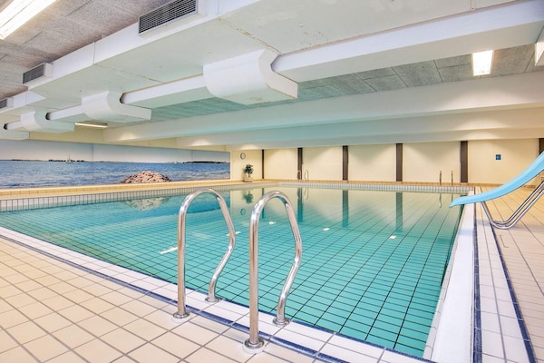Foto van 4 persoons vakantie huis op een vakantie park in Faaborg - Pool