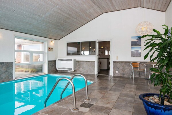 Foto van Een gezinsvriendelijke oase met zwembad. - Vakantiehuis in Henne - Pool