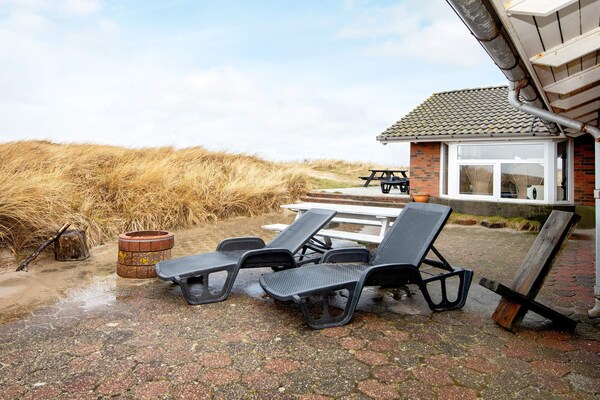 Foto van Een gezinsvriendelijke oase met zwembad. - Vakantiehuis in Henne - View