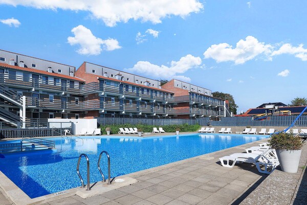 Foto van 4 persoons vakantie huis op een vakantie park in Faaborg - Pool
