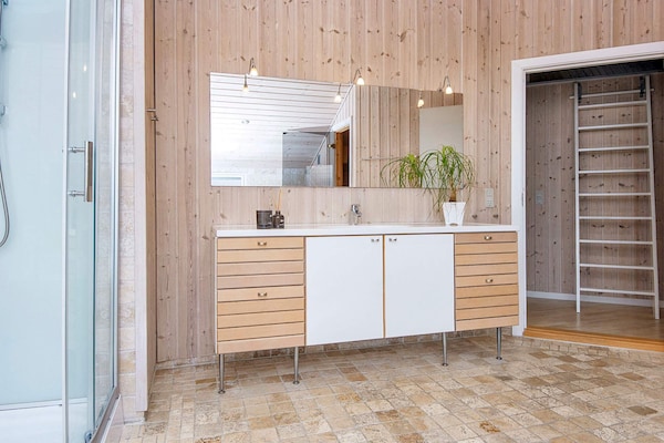 Foto van Luxe retraite met spa -- By Traum Ferienwohnungen - Vakantiehuis in Hemmet - Indoor
