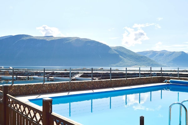 Foto van 6 persoons vakantie huis in EIDSVÅG-By Traum - Vakantiehuis in Eidsvåg - Pool