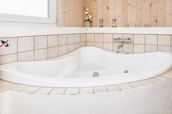 Foto van Luxe strandhuis met spa - Vakantiehuis in Hjørring - Spa