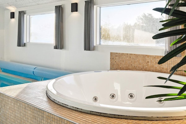 Foto van Luxe zwembad retraite bij zee -- By Traum Ferienwohnungen - Spa