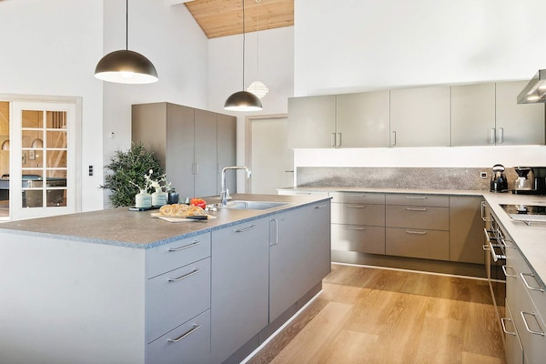 Foto van Luxe zwembad retraite bij zee -- By Traum Ferienwohnungen - Indoor