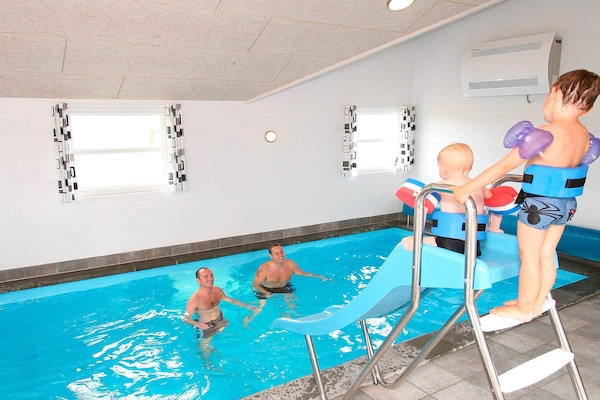 Foto van Luxe zwembad retraite -- By Traum Ferienwohnungen - Vakantiehuis in Løkken - Pool