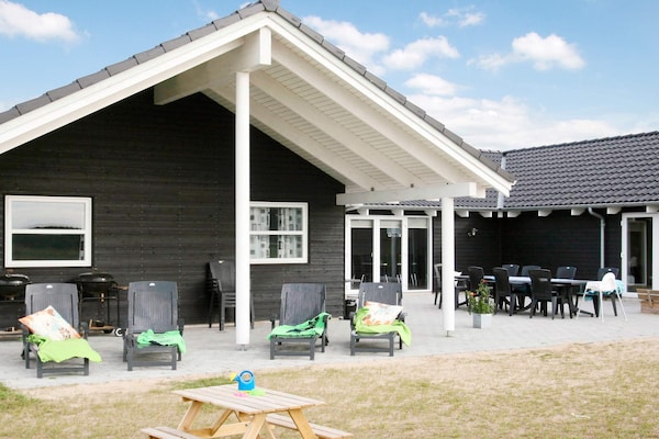 Foto van Luxe zwembad retraite -- By Traum Ferienwohnungen - Vakantiehuis in Løkken - Outdoor