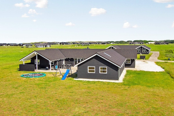 Foto van Luxe zwembad retraite -- By Traum Ferienwohnungen - Vakantiehuis in Løkken - Outdoor