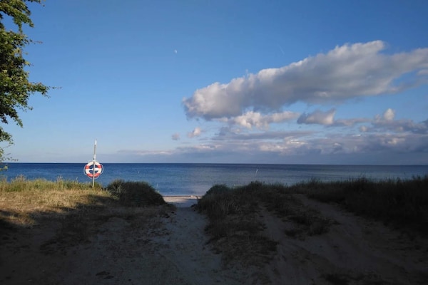 Foto van Luxe vakantieverblijf met zwembad - Vakantiehuis in Idestrup - WaterView