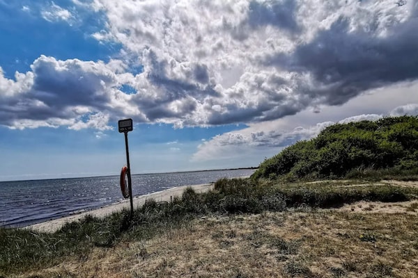 Foto van Luxe vakantieverblijf met zwembad - Vakantiehuis in Idestrup - WaterView