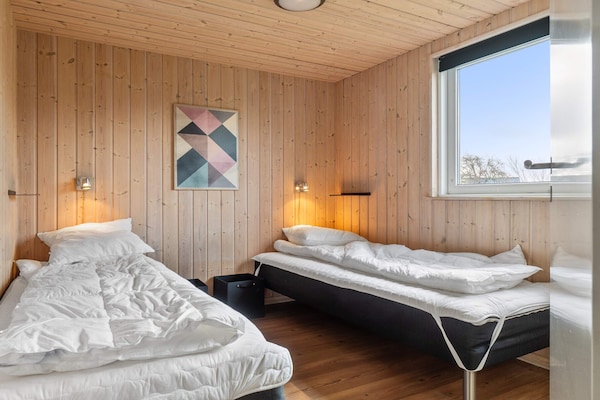 Foto van Luxe strandhuis -- By Traum Ferienwohnungen - Vakantiehuis in Bagenkop - Indoor