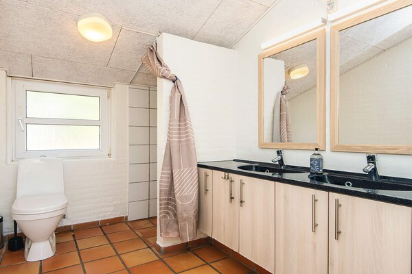 Foto van Luxe vakantieverblijf met zwembad - Vakantiehuis in Blåvand - Indoor