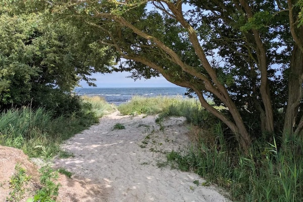 Foto van Luxe wellnessresort met spa - Vakantiehuis in Idestrup - WaterView