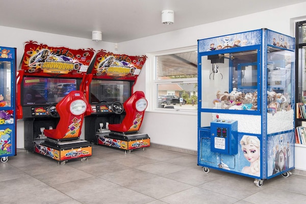 Foto van 4 persoons vakantie huis op een vakantie park in Blåvand - Untagged