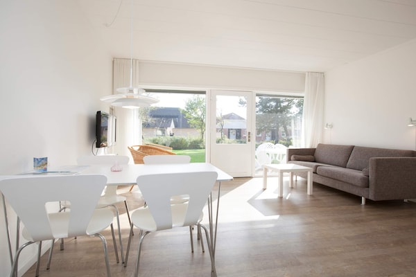 Foto van 4 persoons vakantie huis op een vakantie park in Blåvand - Indoor