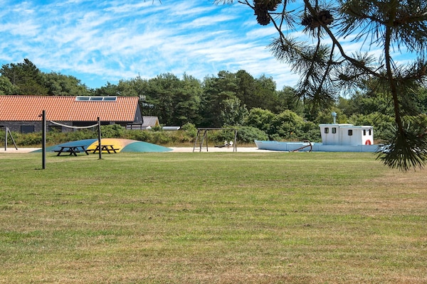 Foto van 4 persoons vakantie huis op een vakantie park in Blåvand - View