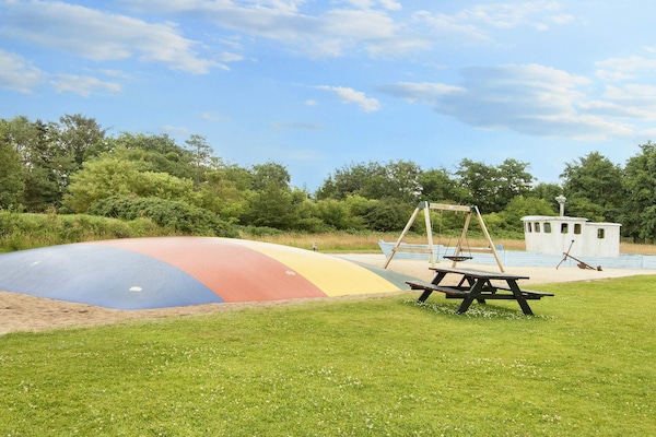 Foto van 4 persoons vakantie huis op een vakantie park in Blåvand - Untagged