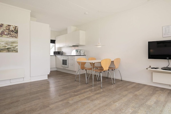 Foto van 4 persoons vakantie huis op een vakantie park in Blåvand - Indoor