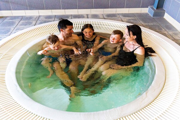 Foto van 2 persoons vakantie huis op een vakantie park in Blåvand - Pool