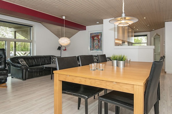 Foto van Luxe vakantieverblijf met zwembad - Vakantiehuis in Juelsminde - Indoor
