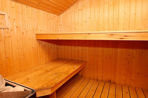 Foto van Luxe vakantieverblijf met zwembad - Vakantiehuis in Juelsminde - Sauna