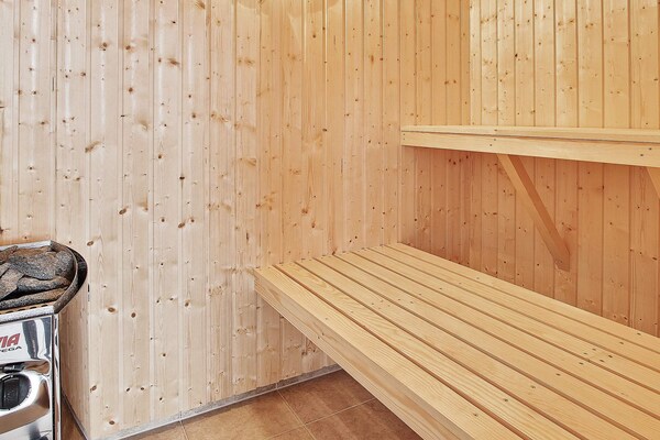 Foto van Luxe villa met zwembad in Lohals - Vakantiehuis in Tranekær - Sauna