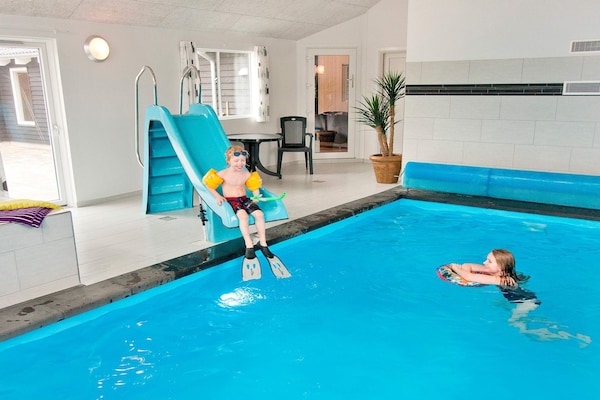 Foto van Luxe strandverblijf -- By Traum Ferienwohnungen - Vakantiehuis in Blåvand - Pool