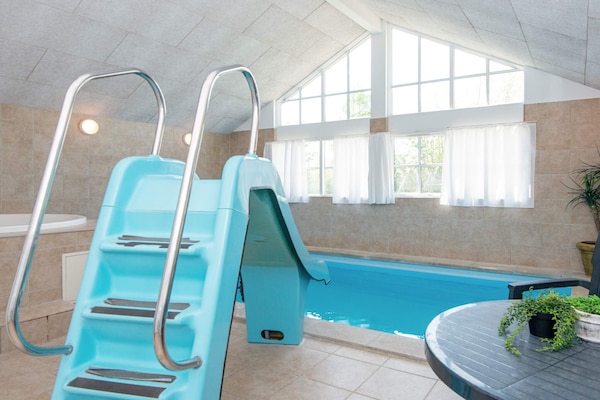 Foto van Luxe strandhuis met zwembad - Vakantiehuis in Odder - Pool