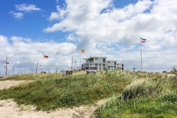 Foto van Moderne vakantie direct aan het water - Vakantiehuis in Wendtorf - Outdoor