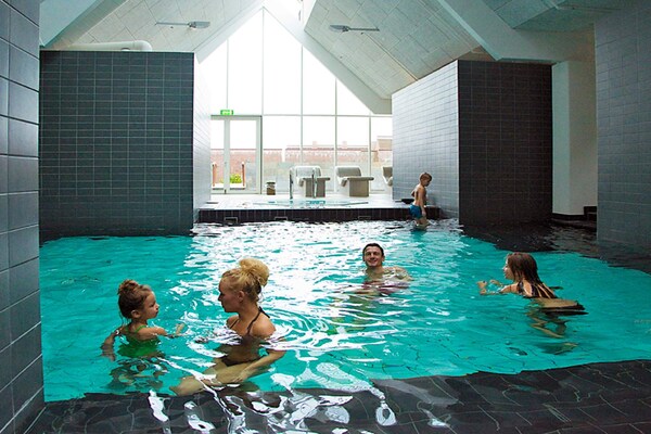 Foto van 4 persoons vakantie huis op een vakantie park in Rømø - Pool