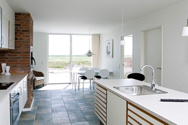 Foto van 4 persoons vakantie huis op een vakantie park in Rømø - Indoor
