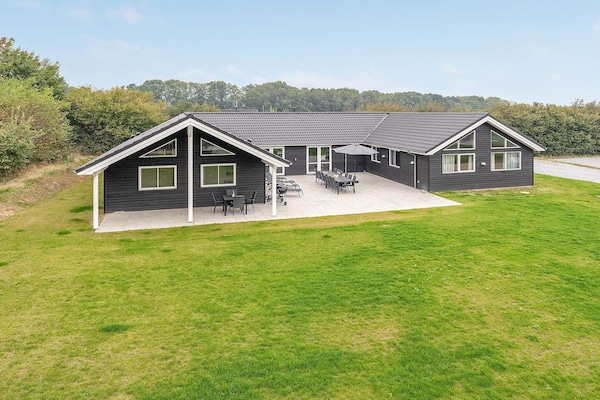 Foto van Luxe strandhuis voor 20 personen - Vakantiehuis in Sydals - Outdoor