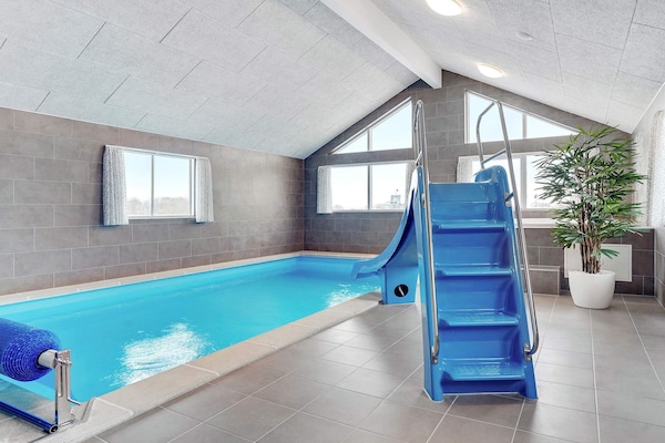 Foto van Luxe strandhuis voor 20 personen - Vakantiehuis in Sydals - Pool