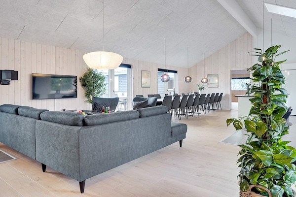 Foto van Luxe strandhuis voor 20 personen - Vakantiehuis in Sydals - Indoor