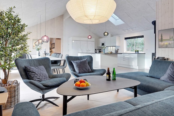 Foto van Luxe strandhuis voor 20 personen - Vakantiehuis in Sydals - Indoor