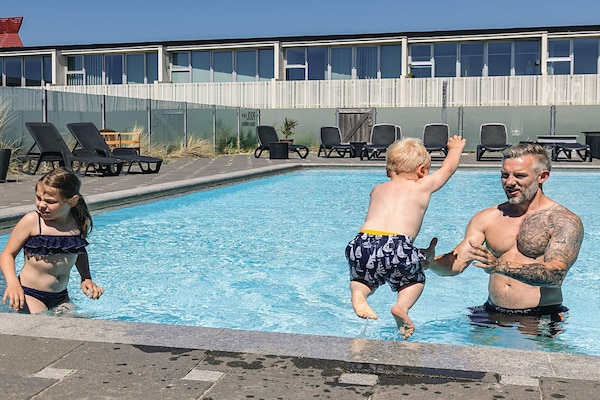 Foto van 4 persoons vakantie huis op een vakantie park in Blokhus - Pool