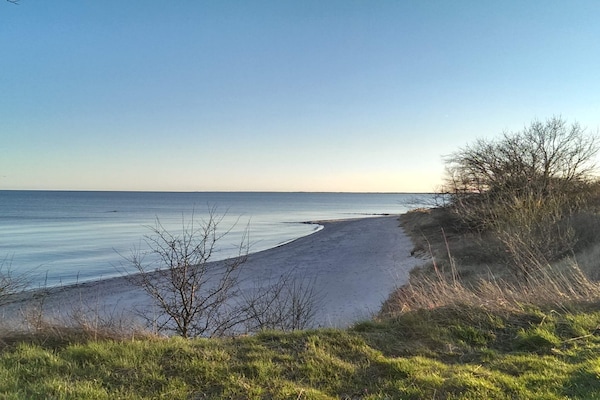 Foto van Rustig strandverblijf - Door Traum - Vakantiehuis in Idestrup - WaterView