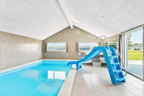 Foto van Luxe vakantieverblijf met zwembad - Vakantiehuis in Nørre Nebel - Pool