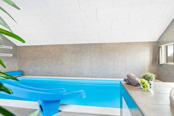 Foto van Luxe vakantieverblijf met zwembad - Vakantiehuis in Nørre Nebel - Pool
