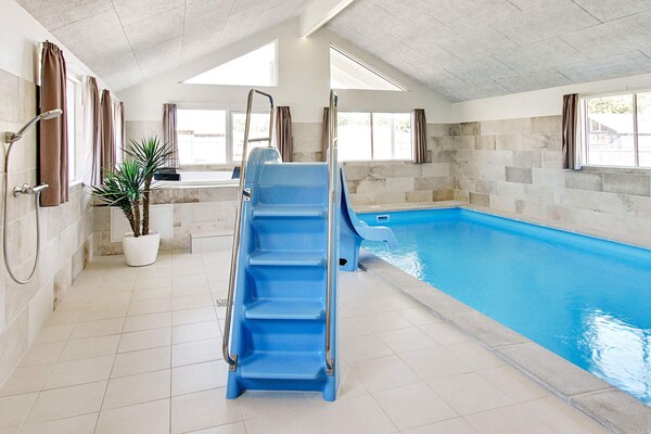 Foto van Luxe vakantieverblijf in Asserbo - Vakantiehuis in Frederiksværk - Pool