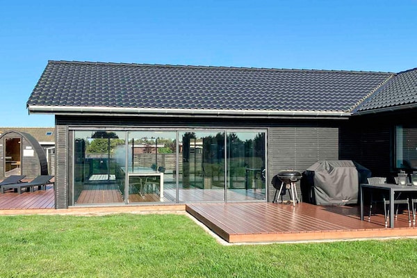 Foto van Luxe vakantieverblijf in Marielyst - Vakantiehuis in Væggerløse - Outdoor