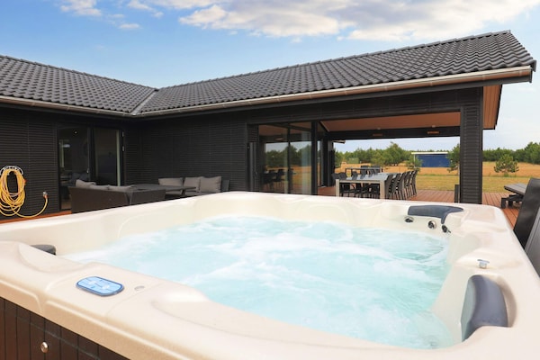 Foto van Luxe vakantieverblijf in Marielyst - Vakantiehuis in Væggerløse - Spa